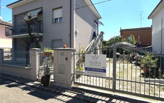 CARPI CIBENO, RICERCATISSIMA PORZIONE DI CASA !!!!