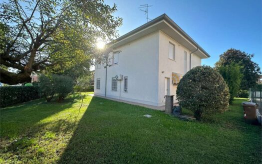 REGGIOLO ESCLUSIVA VILLA “SIGNORILE”