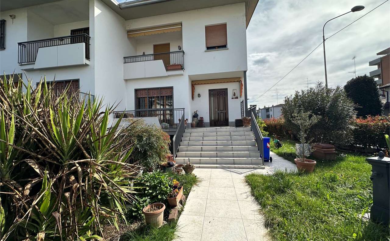IN ESCLUSIVA CARPI IN ZONA NORD VILLA DI "TESTA"