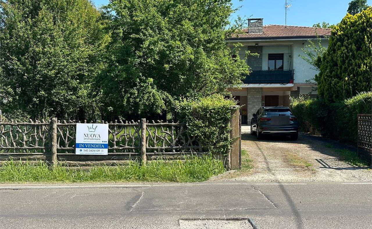 CARPI VILLA SINGOLA A DUE PASSI DAL CENTRO !!!!!