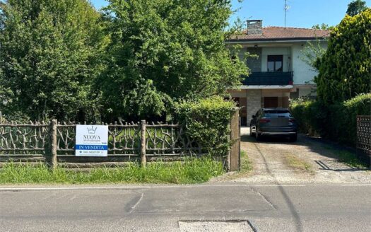 CARPI VILLA SINGOLA A DUE PASSI DAL CENTRO !!!!!