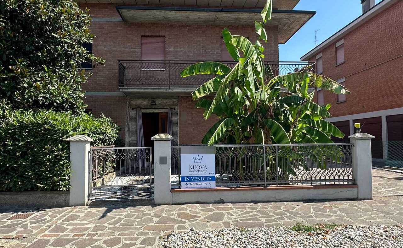 CARPI VILLA  IN ZONA CIBENO A DUE MINUTI DAL CENTRO!!!!!