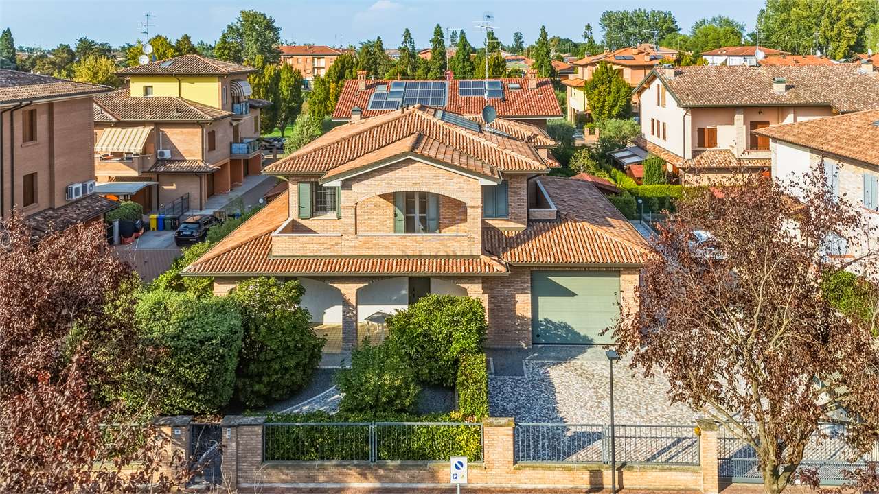 LIMIDI (SOLIERA) – VILLA DAL RESPIRO AMERICANO CON DOPPIO VOLUME