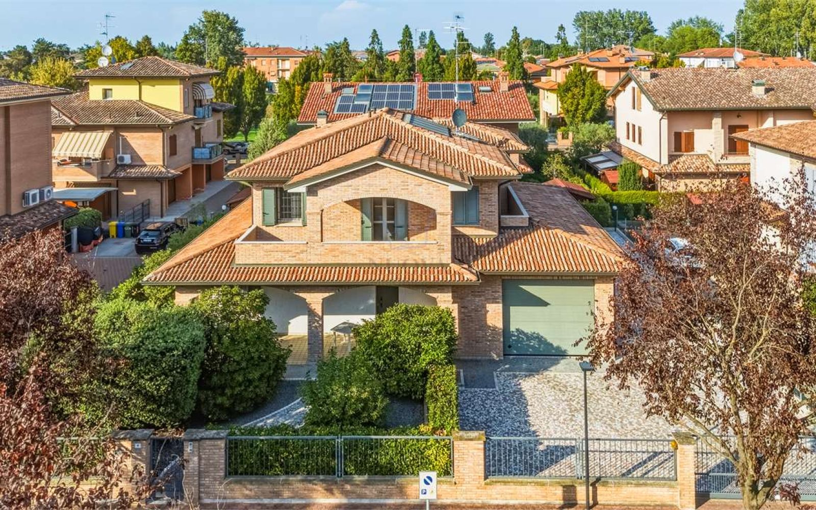 LIMIDI (SOLIERA) – VILLA DAL RESPIRO AMERICANO CON DOPPIO VOLUME